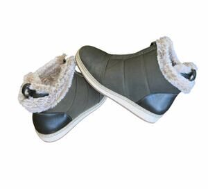 White Mountain Tamarin Women’s Size 6.5 Olive Green Faux Fur Ankle Boots Zip